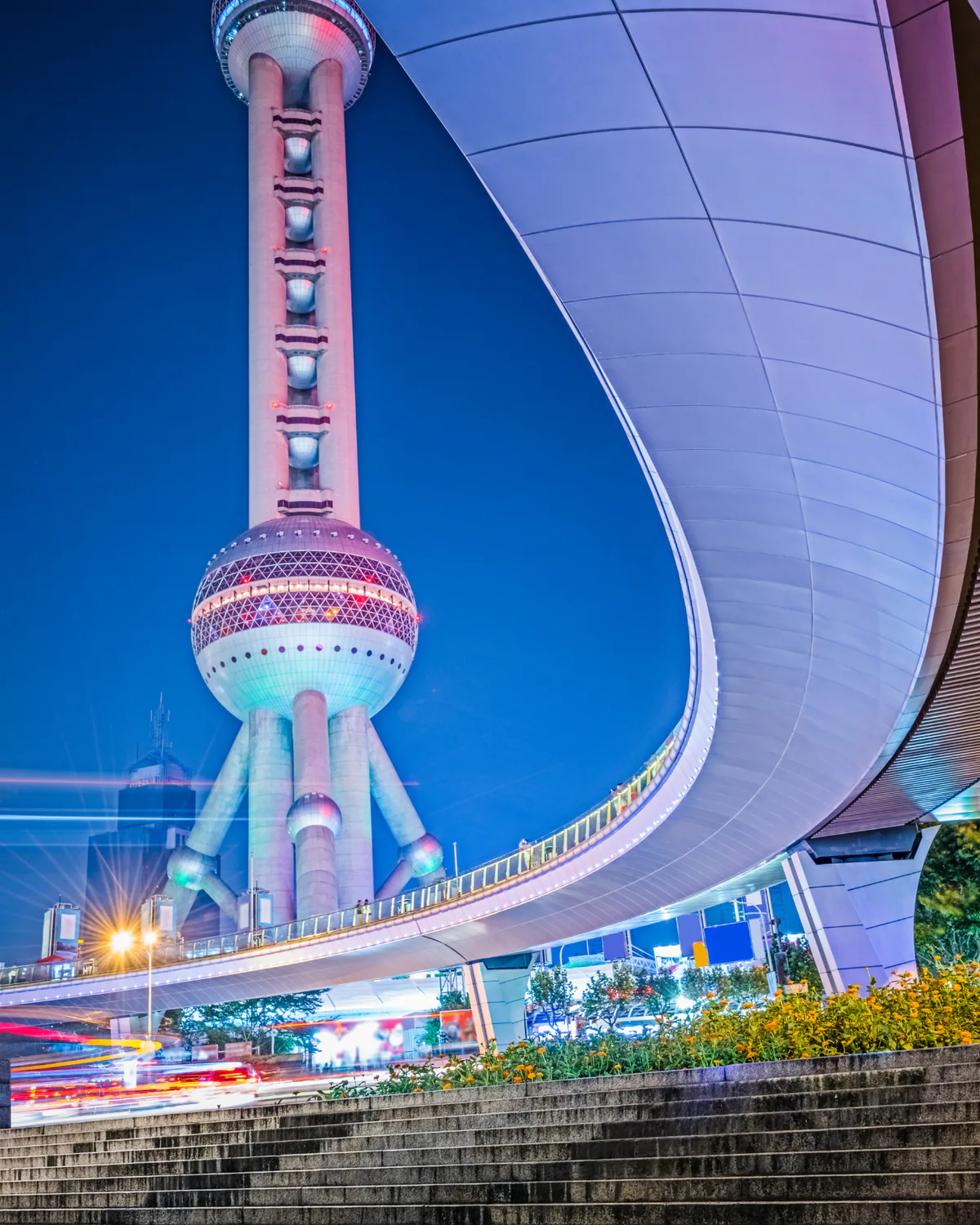 Chinese translation by Ecrivus — sector specialists and linguists